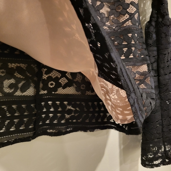 NEW English Factory S Top Black Floral Lace Embroidered Bell Sleeves Blouse - Picture 7 of 9